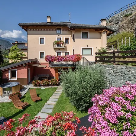 Au Berceau Du Bien-etre Tatil Evi Chambave
