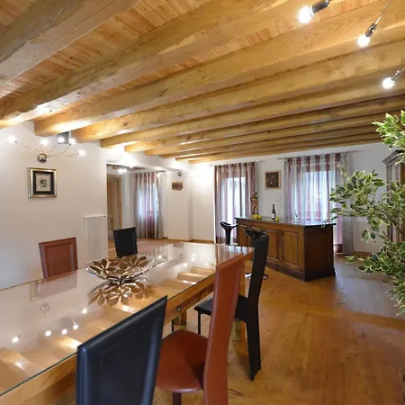 Au Berceau Du Bien-etre Tatil Evi Chambave